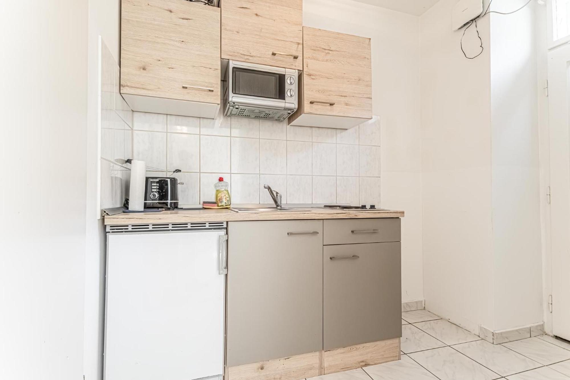 City Vibes: 1Br Apt, 10 Min To Westbahnhof Wenen Buitenkant foto