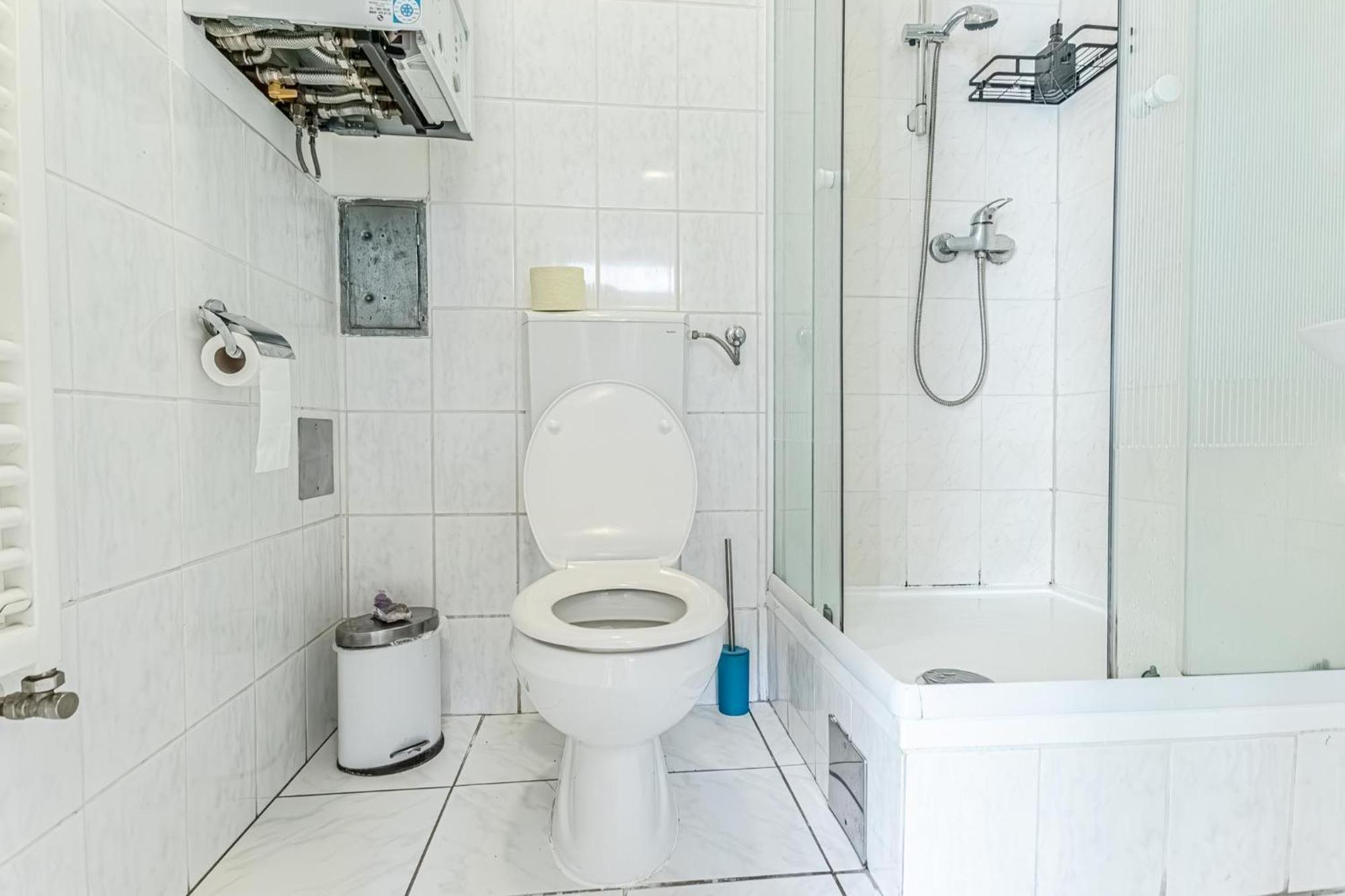 City Vibes: 1Br Apt, 10 Min To Westbahnhof Wenen Buitenkant foto